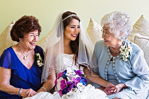 Две бабушки и невеста