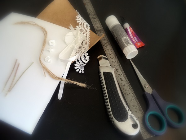 инструменты и материалы для изготовления приглашения на свадьбу в стиле рустик